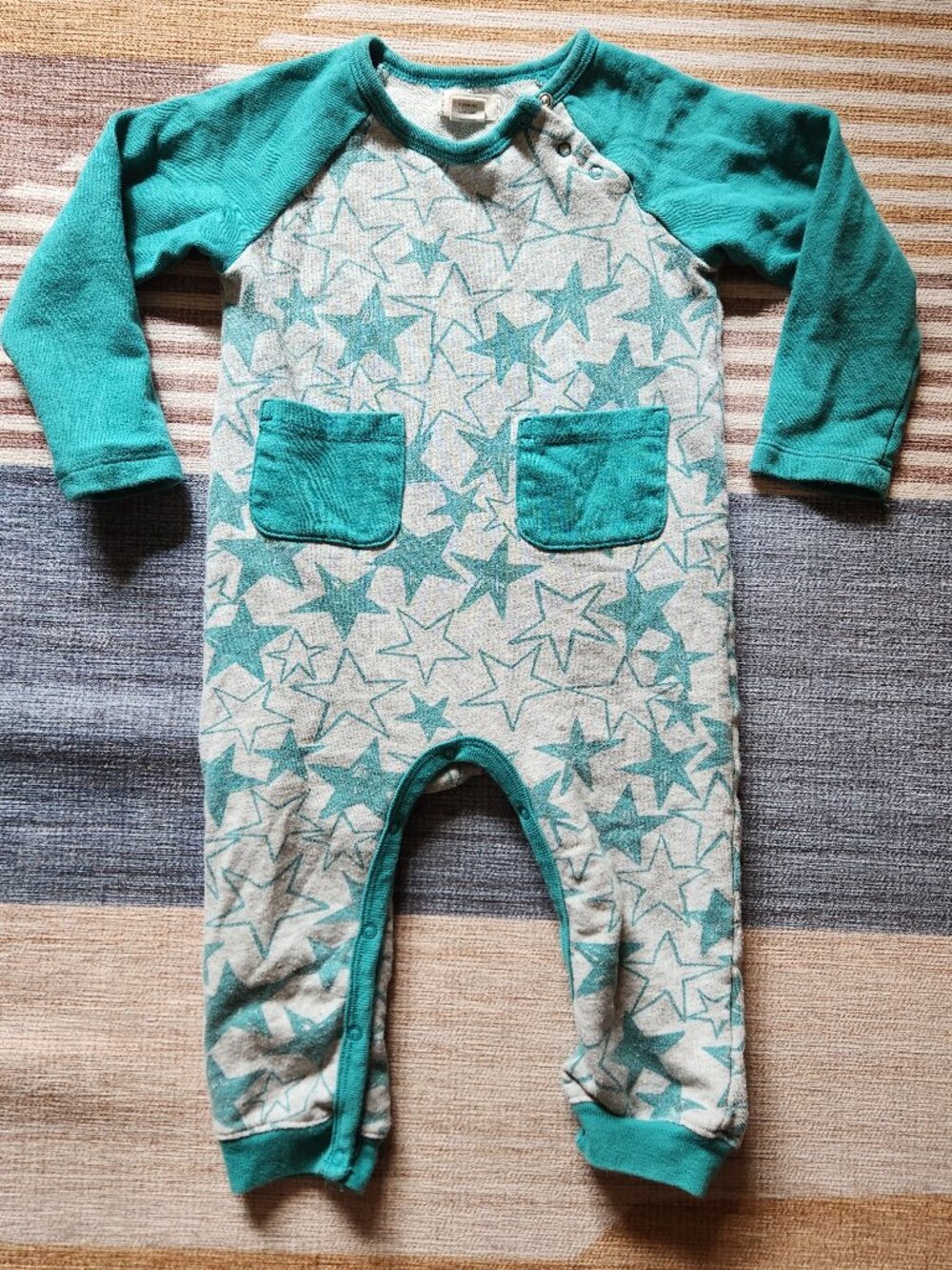 Peek raglan sweatshirt romper